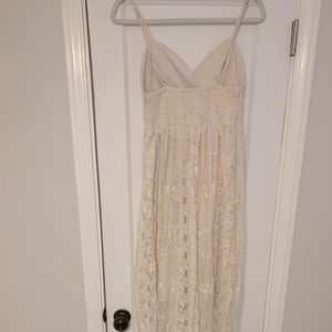 Medium Solitaire cream lace dress